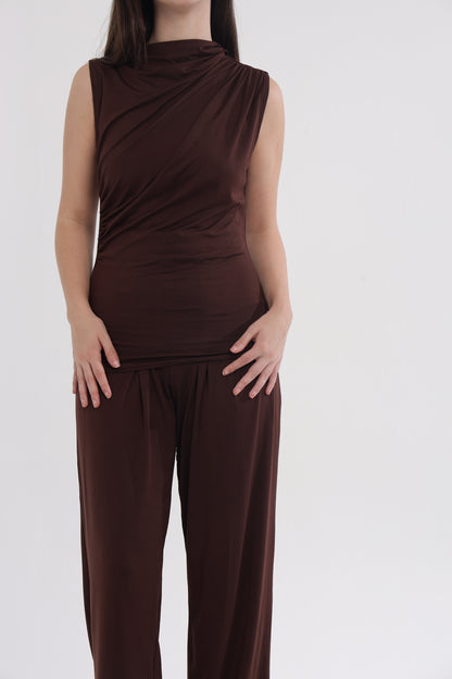 Brown/pink shoulder frill top